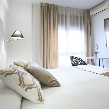 Monzón Hostal La Carrasca מראה חיצוני תמונה