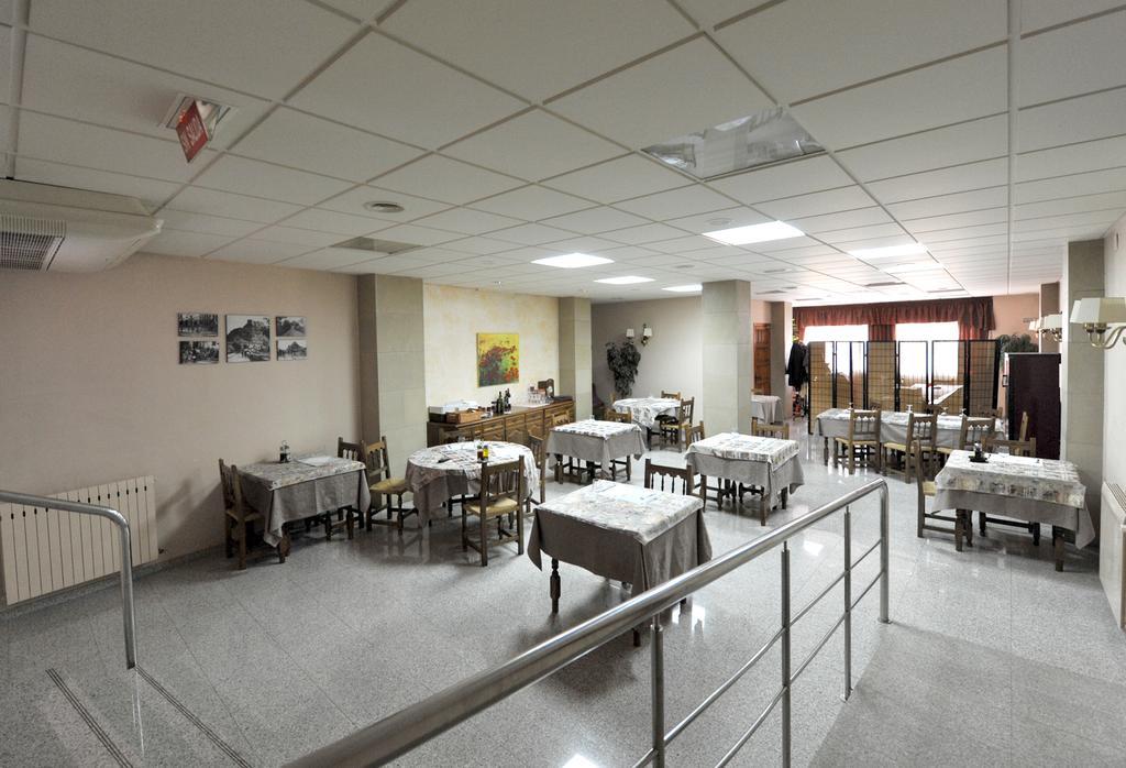 Monzón Hostal La Carrasca מראה חיצוני תמונה