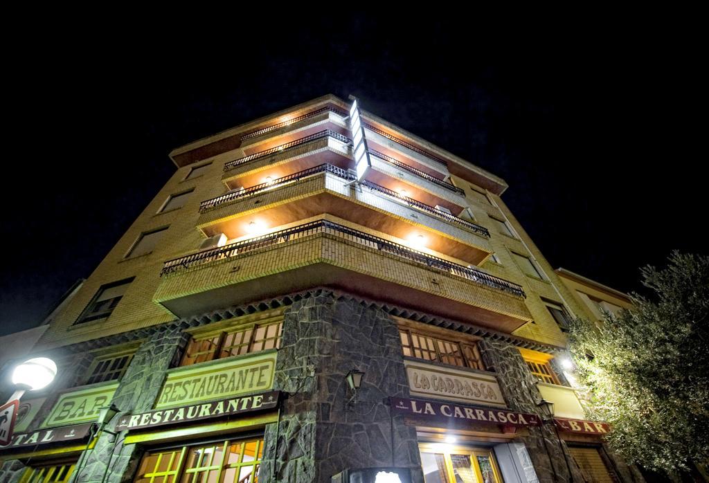 Monzón Hostal La Carrasca מראה חיצוני תמונה